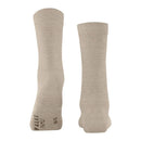 Paar beige FALKE Family SO 46490 damessokken met effen fijngebreid ontwerp en geribde boord. - Jambelles