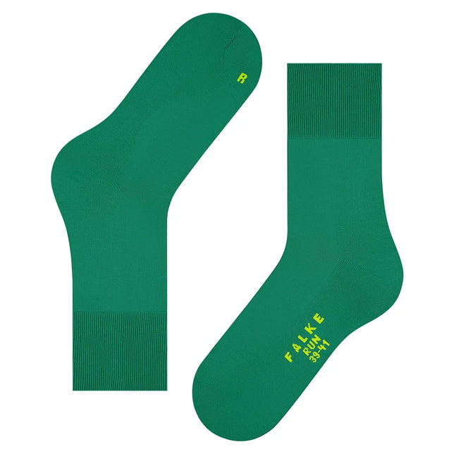 Groene Falke dames- en herensportsokken Run Sock 16605 met geribde boord en gele logo-opdruk. - Jambelles