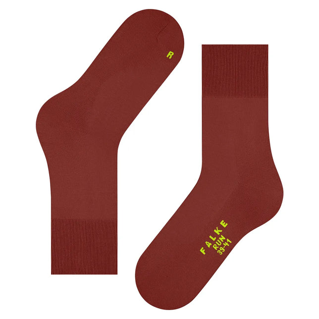 Falke Run Sock 16605 sportsokken voor dames en heren in roestrood, met geribde boord en limegroene merkdetails. - Jambelles