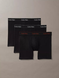 BoxerBriefIcon3-PackLV00NB4394_0FLBlackw_ChalkLogo_Blackw_Currie_5