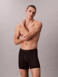 BoxerBriefIcon3-PackLV00NB4394_0FLBlackw_ChalkLogo_Blackw_Currie_5