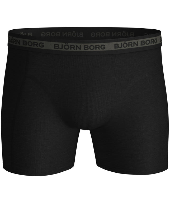 ShortsSammyBB2Tiger2031-1368_Winetasting_3