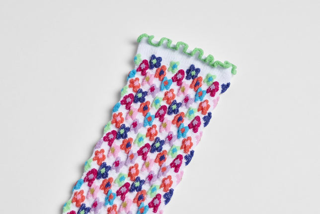 SmallFlowerSockP004586_1000White_2