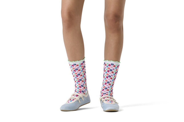 SmallFlowerSockP004586_1000White_3