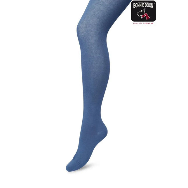 Bonnie Doon damesmaillot Bio Cotton Tights BP051900 in effen blauw, getoond aan één gebogen been. - Jambelles