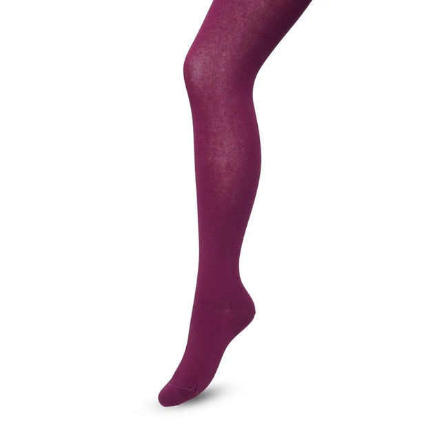 Bonnie Doon dames Bio Cotton Tights BP051900 in effen bordeauxrood, gedragen aan één been. - Jambelles