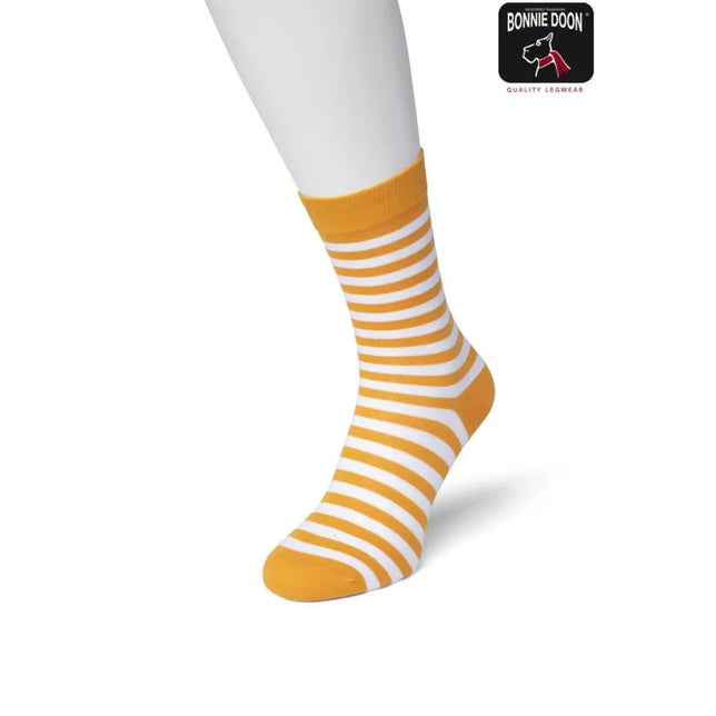 Bonnie Doon Basic Stripe damessok BD041101 in okergeel en wit, met horizontale strepen en effen boord, hiel en teen. - Jambelles