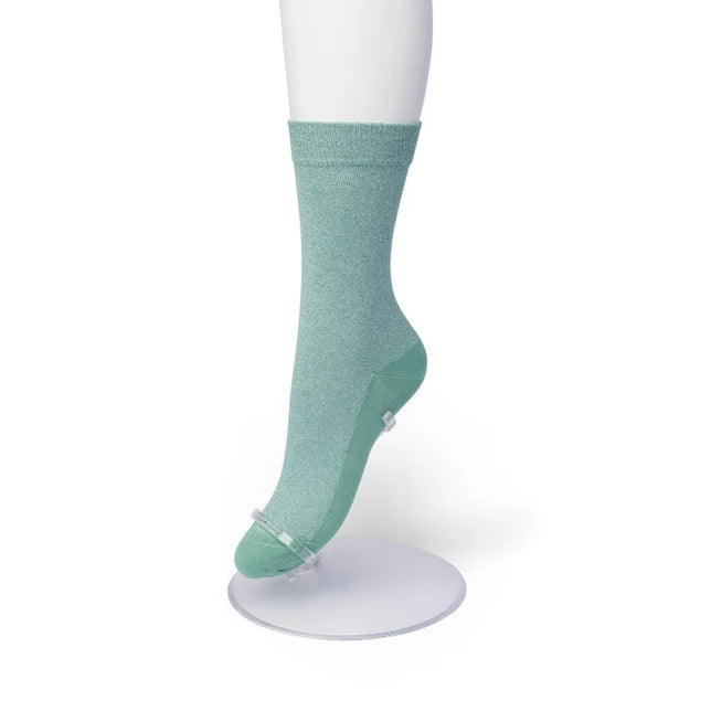 Bonnie Doon Cotton Sparkle damessok in mintgroen met subtiele glans, effen ontwerp en brede geribde boord. - Jambelles