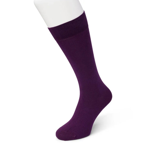 Bonnie Doon Cotton Sock BD 632401, effen paarse herensok met hoge schacht en geribde boord. - Jambelles