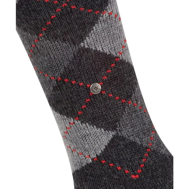 Burlington dameskniekous Whitby KH 22319 in grijs met donkere ruiten, rode stippellijnen en metalen logo. - Jambelles