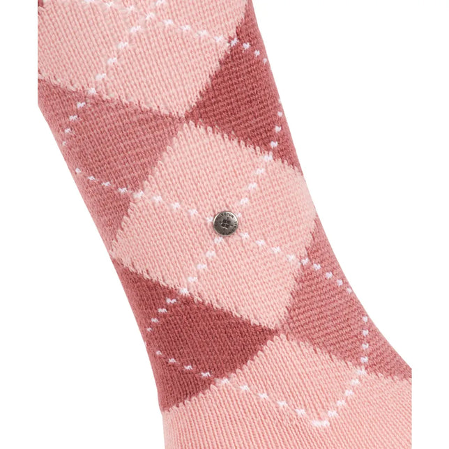 Burlington dameskniekousen Whitby KH 22319 in roze met lichtroze ruiten, witte stippellijnen en logoknoop. - Jambelles