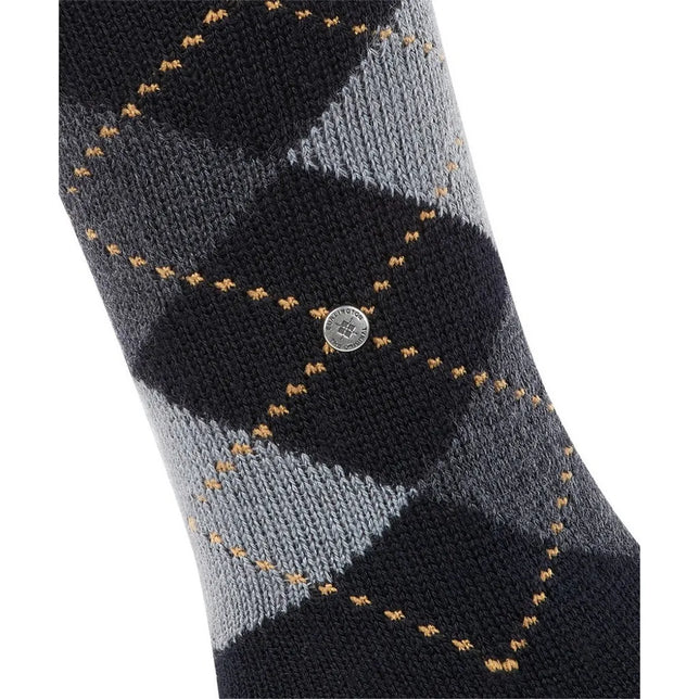 Burlington dameskniekousen Whitby KH 22319 in donkergrijs met lichtgrijs ruitpatroon, okergele stiksels en metalen logo. - Jambelles