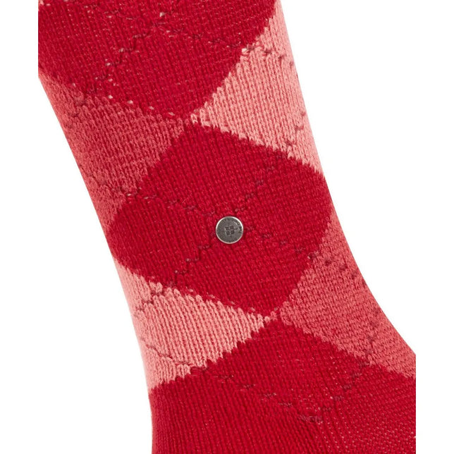 Burlington dameskniekous Whitby KH 22319 in rood en roze met argyleruit en metalen logoknoop. - Jambelles