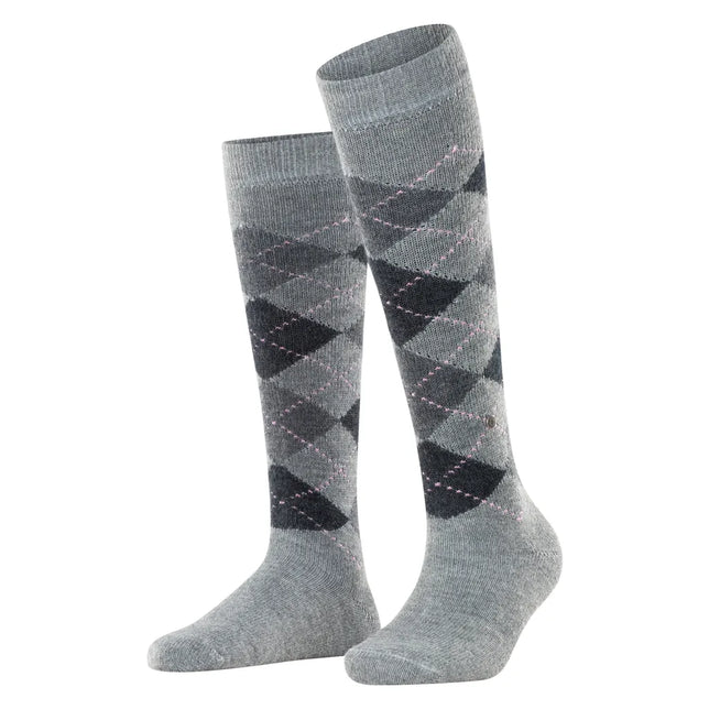 Paar grijze Burlington dameskniekousen Whitby KH 22319 met donkergrijs ruitpatroon en roze stikdetails. - Jambelles