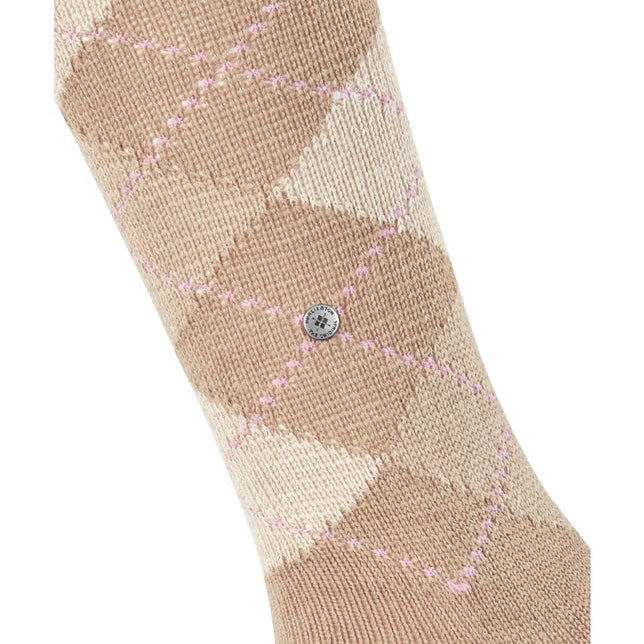Burlington dameskniekous Whitby KH 22319, beige met crèmekleurige ruiten, roze lijnen en metalen logo. - Jambelles