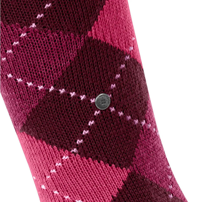 Burlington dameskniekous Whitby 22319 in bordeauxrood en roze met ruitpatroon en metalen logo-embleem - Jambelles