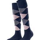 Burlington dameskniekous Whitby 22319 in bordeauxrood en roze met ruitpatroon en metalen logo-embleem - Jambelles
