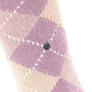 Burlington dameskniekous Whitby 22319 in bordeauxrood en roze met ruitpatroon en metalen logo-embleem - Jambelles