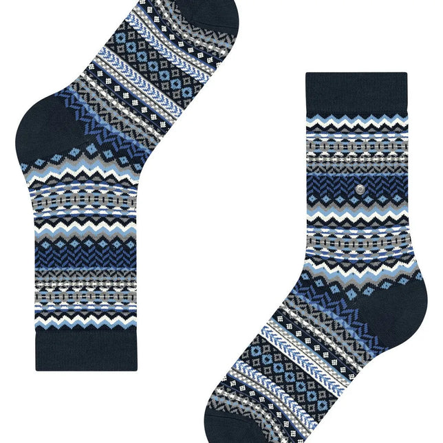 Burlington dames sokken Fair Isle 27210 in donkerblauw met wit, grijs en blauw geometrisch dessin. - Jambelles
