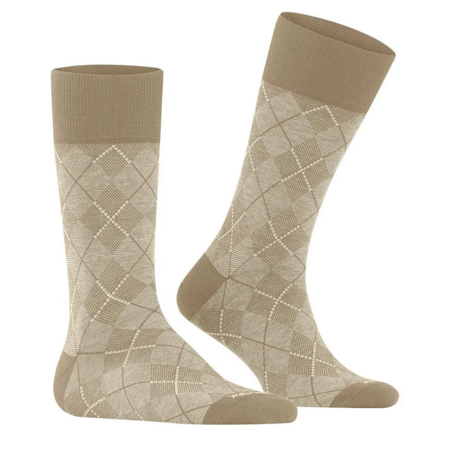 Burlington Carrington SO 21061 herensokken in beige met ruitpatroon en effen boord, hiel en teen. - Jambelles