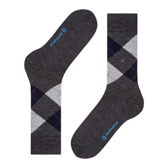 Donkergrijze Burlington heren sokken Edinburgh SO 21182 met marineblauw-lichtgrijs ruitpatroon en blauwe details. - Jambelles