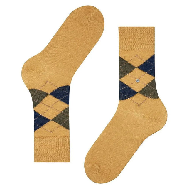 Burlington heren sokken Preston SO 24284 in okergeel met donkerblauw en olijfgroen ruitpatroon en geribde boord. - Jambelles