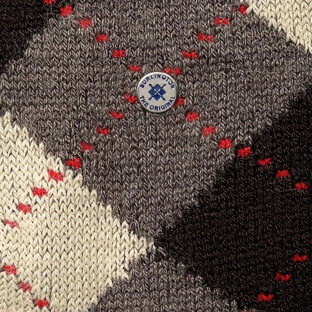 Burlington herensokken Preston SO 24284 in grijs, zwart en crème met rood ruitpatroon en rond merklogo. - Jambelles