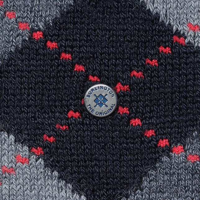 Burlington Preston SO 24284 herensokken in donkerblauw en grijs met rode details, ruitdessin en ronde merkbadge - Jambelles
