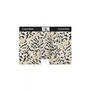 Calvin Klein heren boxer trunk CK96 in beige met zwarte abstracte print en zwarte logoband. - Jambelles