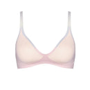 Damesmodel van achteren in zwarte sloggi BODY ADAPT bralette met brede bandjes, gladde stof en diepe ronde rug. - Jambelles