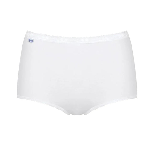 Witte sloggi Basic+ Maxi damesslip 10105593 met hoge taille, elastische sierboorden en klein logolabel voorop. - Jambelles