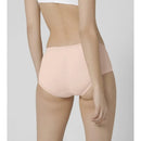 Lichtroze dames slip sloggi Basic+ Midi, van achteren gedragen, met hoge taille en subtiel afgewerkte elastische boorden. - Jambelles