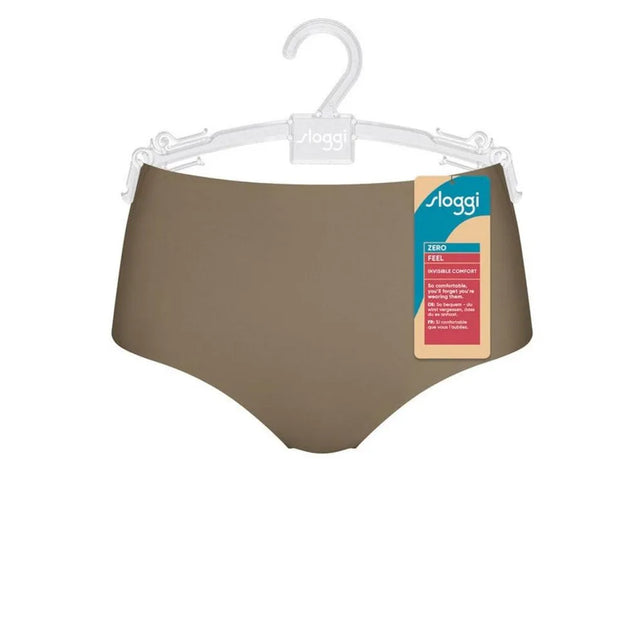 Dames slip sloggi ZERO Feel Maxi EX 10205159 in taupe, naadloos model met hoge taille, op hanger met label. - Jambelles
