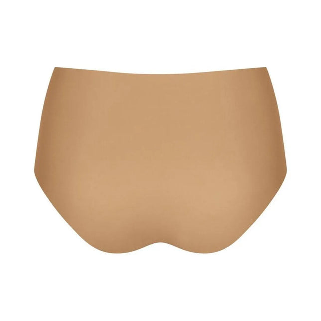 Achteraanzicht van de huidkleurige sloggi ZERO Feel Maxi EX damesslip met hoge taille en naadloos design. - Jambelles