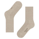 Paar beige FALKE Family SO 46490 damessokken met effen fijngebreid ontwerp en geribde boord. - Jambelles