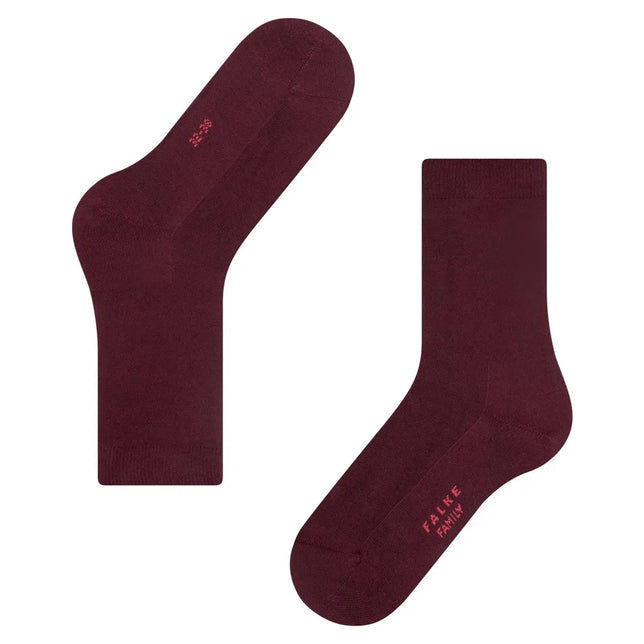 Twee bordeauxrode FALKE Family SO 46490 damessokken met effen ontwerp, ribboord en rood logo op de voetzool. - Jambelles