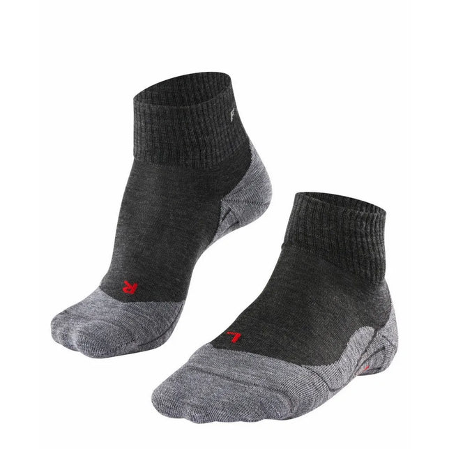 Paar FALKE TK5 Sh W 16473 dameswandelsokken in donkergrijs met lichtgrijze teen, hiel en rode details. - Jambelles