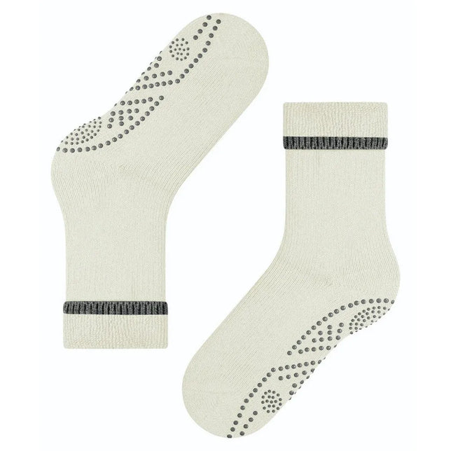 Paar crèmekleurige Falke dames Anti-Slip Cuddle Pads 47540 huissokken met grijze boordstreep en antislipnoppen - Jambelles