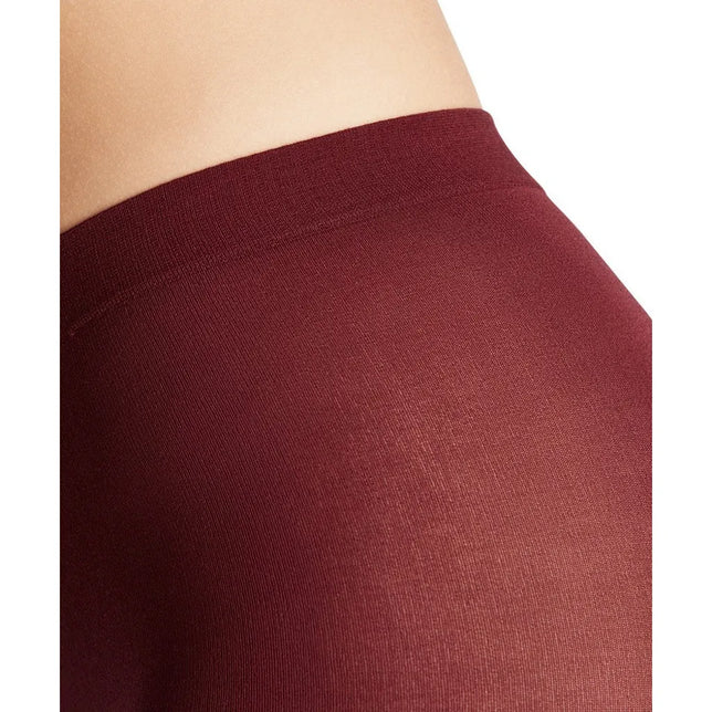 Close-up van Falke damespanty Cotton Touch TI 40081 in bordeauxrood met gladde, effen stof en brede tailleband. - Jambelles