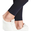Zwarte Falke damespanty Matt Del. 30 LE 40631, transparant en mat, enkelvrij gedragen met zwarte pumps. - Jambelles