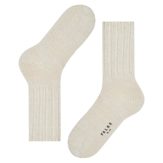 Lichtbeige Falke Brooklyn SO 12430 herensokken met fijn ribbreisel en donker Falke-logo onder de voet. - Jambelles
