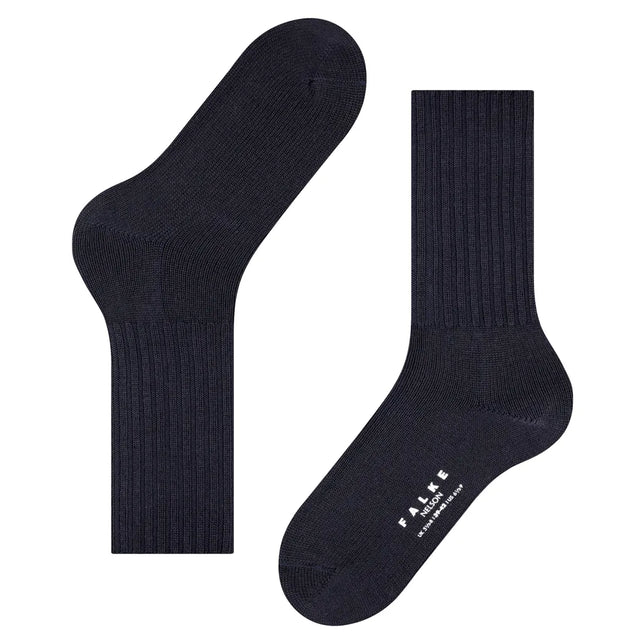 Falke Nelson 14497 herensokken in donkerblauw met geribde schacht en wit logo op de zool. - Jambelles