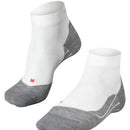 Falke RU4 Endurance Short herensokken in wit met neongele boorden, rode markeringen en subtiele ventilatielijnen. - Jambelles