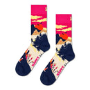 Happy Socks fantasiesokken in roze en donkerblauw met bergen, dennenbomen, oranje zon, vogels en Happy-tekst - Jambelles
