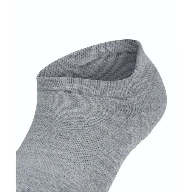 Grijze FALKE Cool Kick SN CP 46453 herensok met lage pasvorm, fijngebreide structuur en geribde boord. - Jambelles