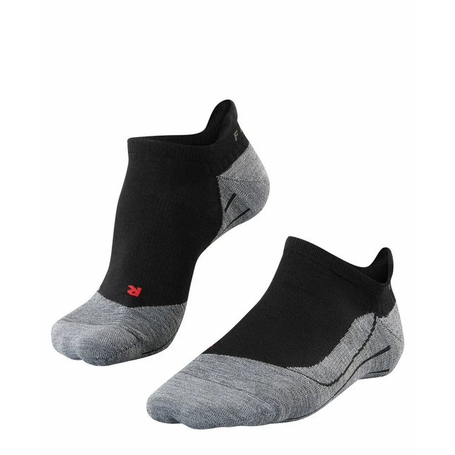 Paar FALKE TK 5 IN 16174 heren enkelsokken in zwart en grijs, met verstevigde teen, hiel en rood logo. - Jambelles