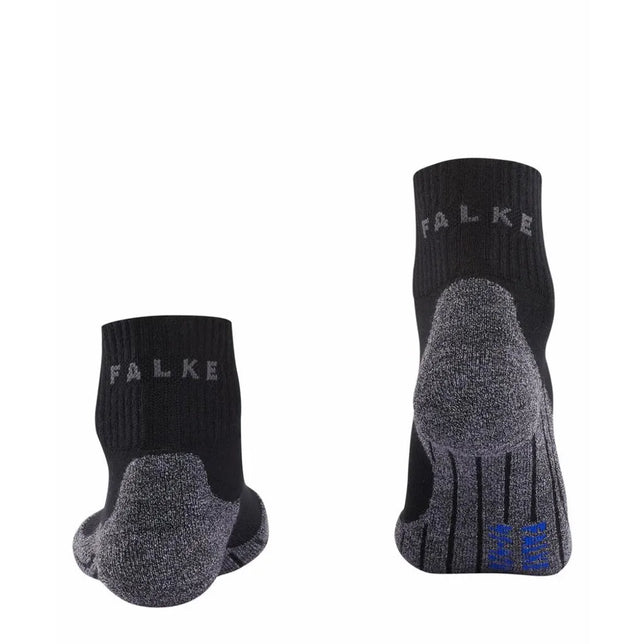 Zwarte FALKE TK2 Sh Co herensokken met grijze versteviging, ribboord, blauw detail en FALKE-logo. - Jambelles