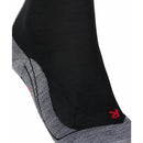 Grijze FALKE TK5 16242 herensok met zwarte hielzone, verticale strepen en rood FALKE-logo - Jambelles