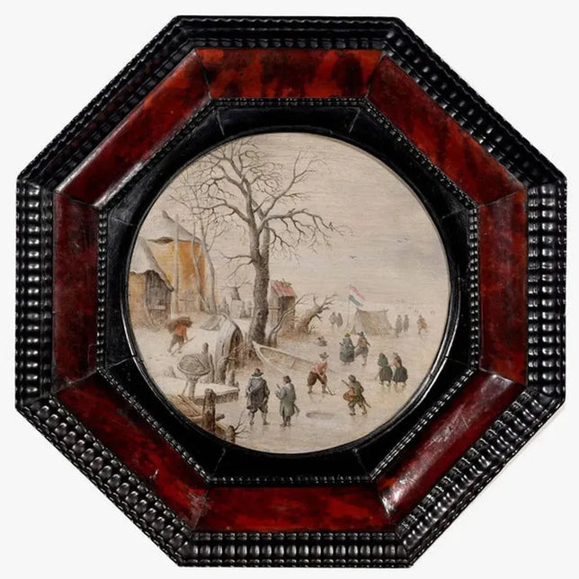 Ch-Kwl fantasiesokken met winters schilderij van schaatsers bij huizen en bomen, omlijst in rood en zwart. - Jambelles