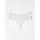 Model draagt de zwarte Lace Laboratory HWT high-waist string van transparant kant met geschulpte rand. - Jambelles